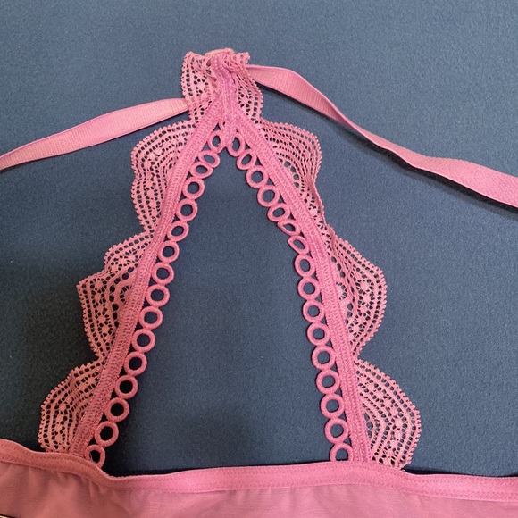 New very sexy pinky Victoria’s Secret lace push up bra with adjustable straps - Picture 7 of 12